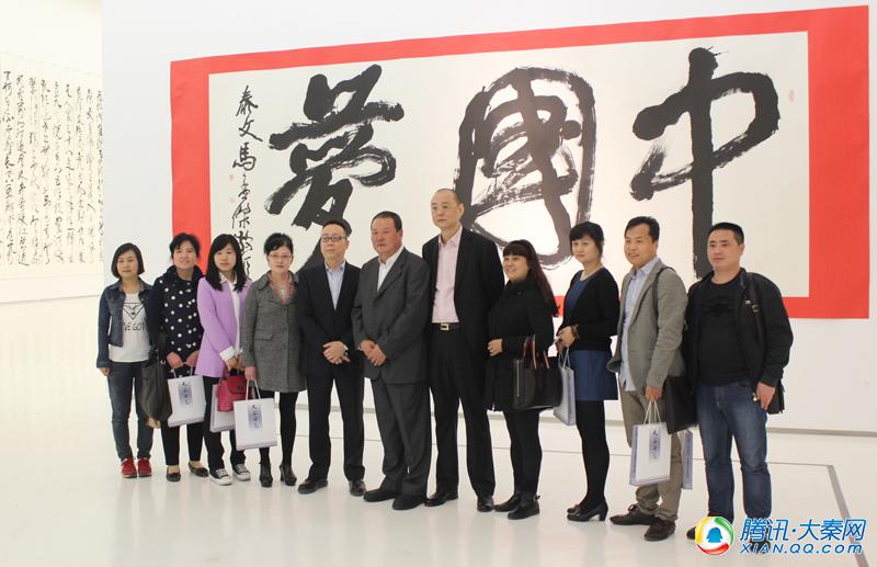 天津著名书法家马孟杰书法展4日在西安开幕，图为书展现场。