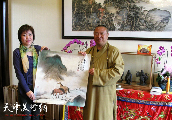 著名女画家李澜向上海东海观音寺捐赠画作