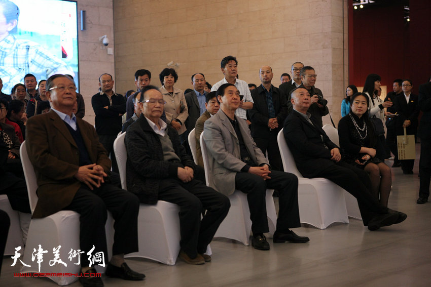 天容海色—马孟杰诗文书法展在山东美术馆开幕，图为开幕仪式。
