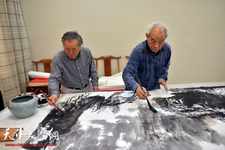 天津山水画艺委会为十二届全国美展献巨幅佳作《江山揽胜》。