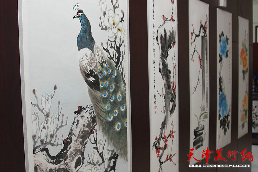 “春花·求是”訾春花书画展在天津师大开展。