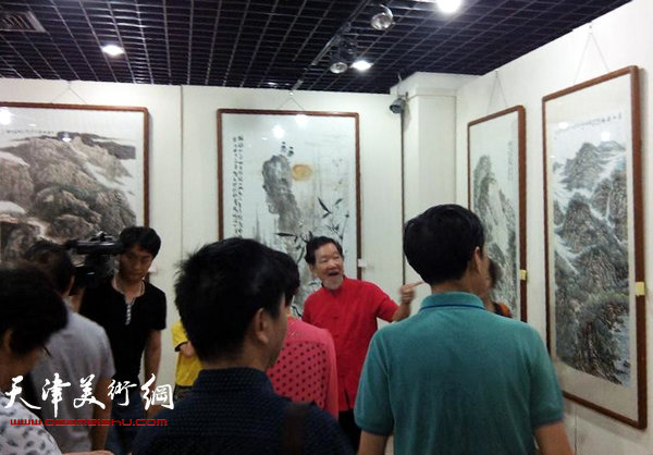 两岸四地中国书画展在潮州丹木美术馆开幕，图为展览现场。