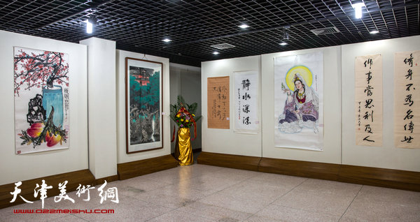 两岸四地中国书画展在潮州丹木美术馆开幕，图为展出的作品。