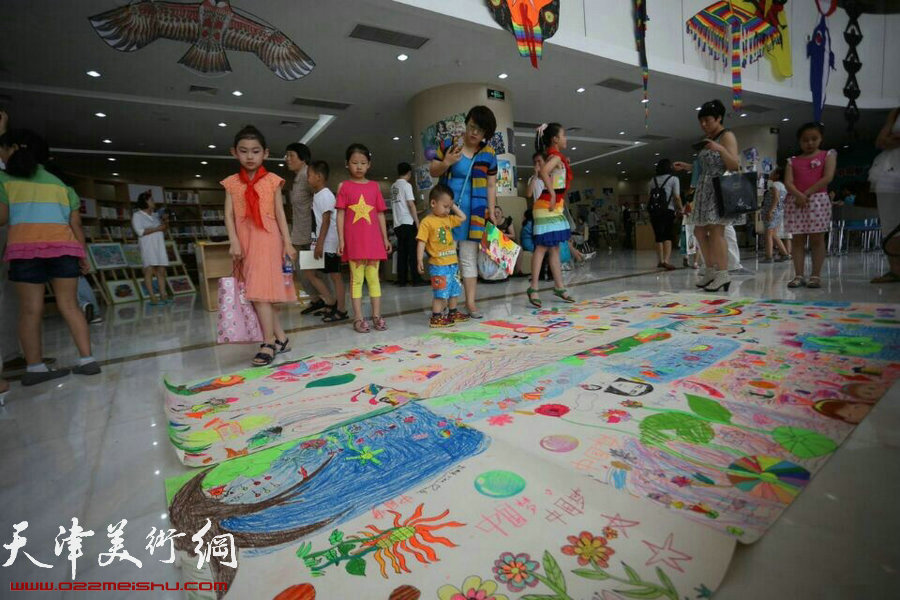 “中国梦”第三届滨海新区少儿美术大赛5月31日启动。图为参赛现场。