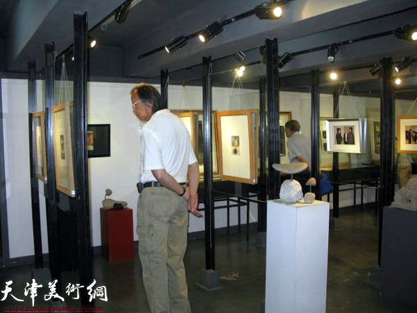 “国际著名石版大师加索维奇版画藏书票原作展”现场。