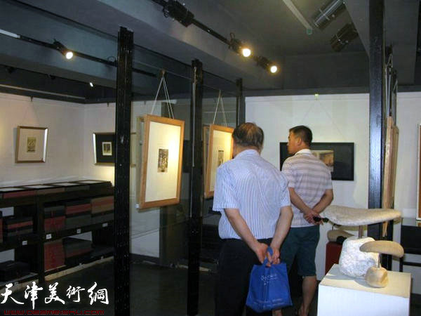 “国际著名石版大师加索维奇版画藏书票原作展”现场。