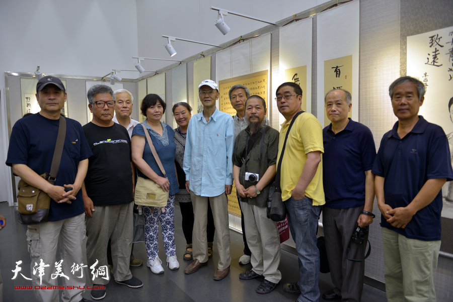 天津工艺美院616艺术沙龙美术作品邀请展举行