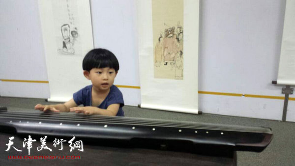 隋牟作品展6月24日在滨海新区开幕,图为展览现场。