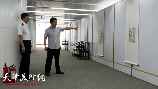 隋牟作品展6月24日在滨海新区开幕,图为展览现场。