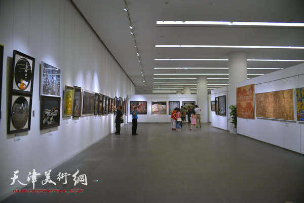 图为展览现场。