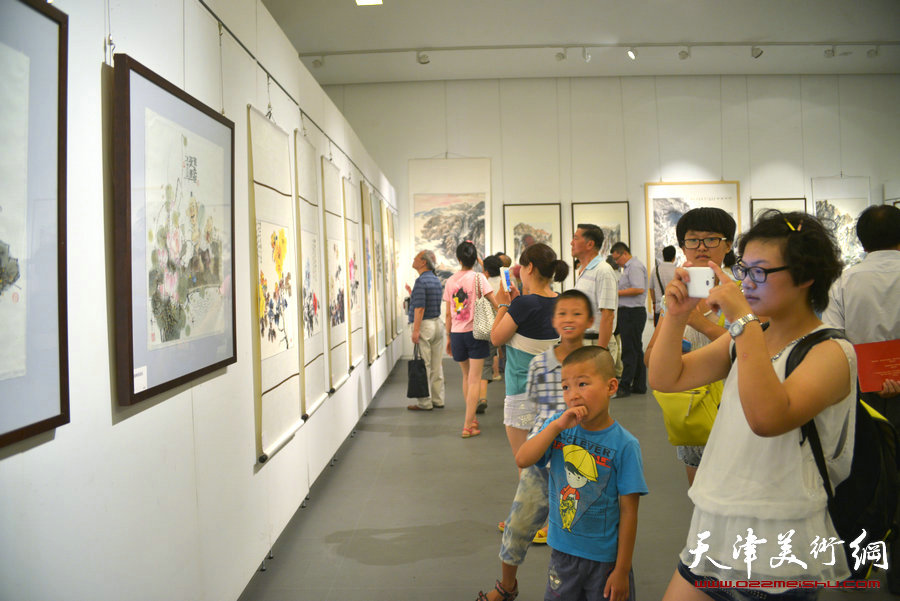 庆“八一” 军旅书画家作品展在天津美术馆开展