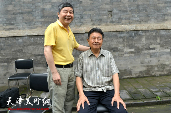 赵毅和毓峋（左）