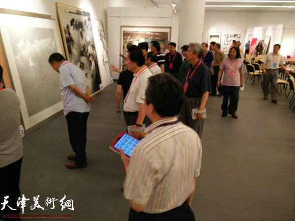 第十二届全国美展中国画展区复评工作会现场。