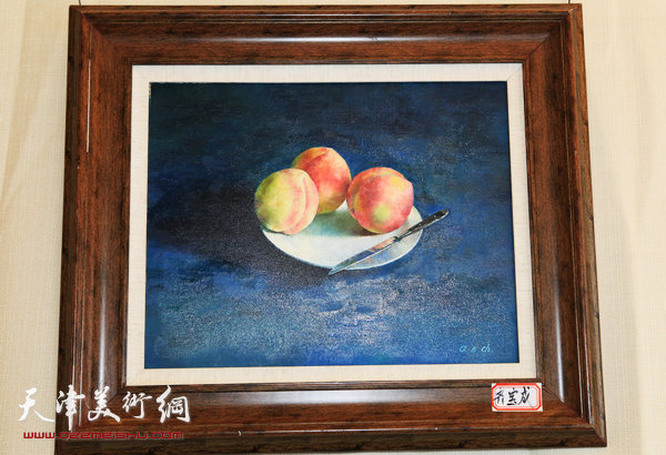 天津知名油画家新作品在中惠团泊湾展出，图为画展展出的齐宝成作品。