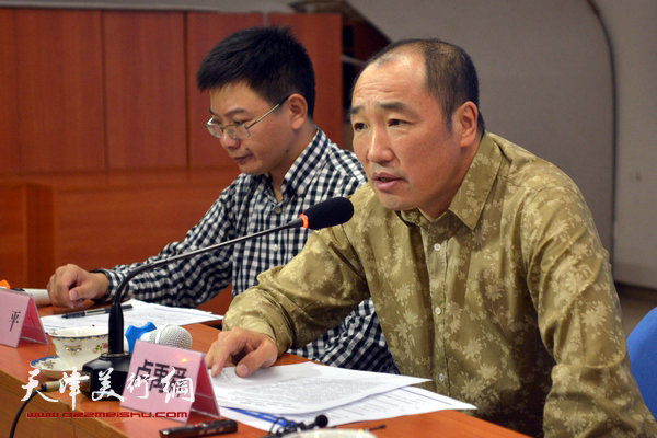 国家画院常务副院长卢禹舜致辞。