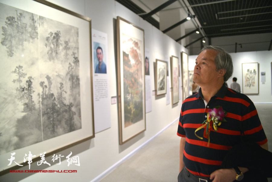 “中国梦·翰墨缘”五画院联展在天津博物馆展出，图为