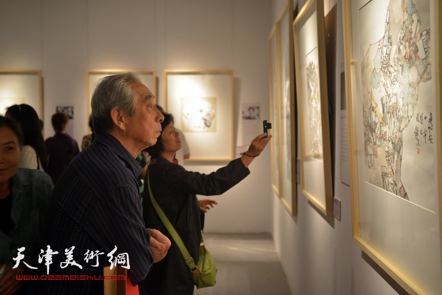 “中国梦·翰墨缘”五画院联展在天津博物馆展出，图为