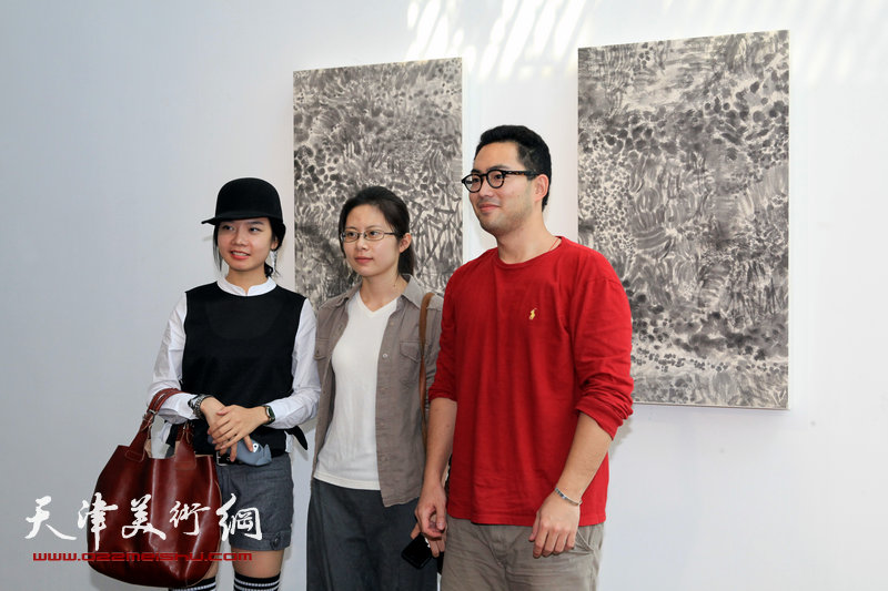 “此间·梅江”当代艺术家联展现场。