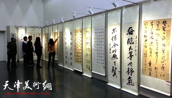 “运河墨韵—京津冀地区书法篆刻作品展”近日在天津图书馆举行