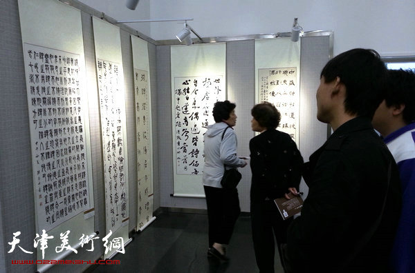 “运河墨韵—京津冀地区书法篆刻作品展”在天津图书馆举行。