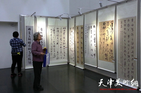 “运河墨韵—京津冀地区书法篆刻作品展”在天津图书馆举行。