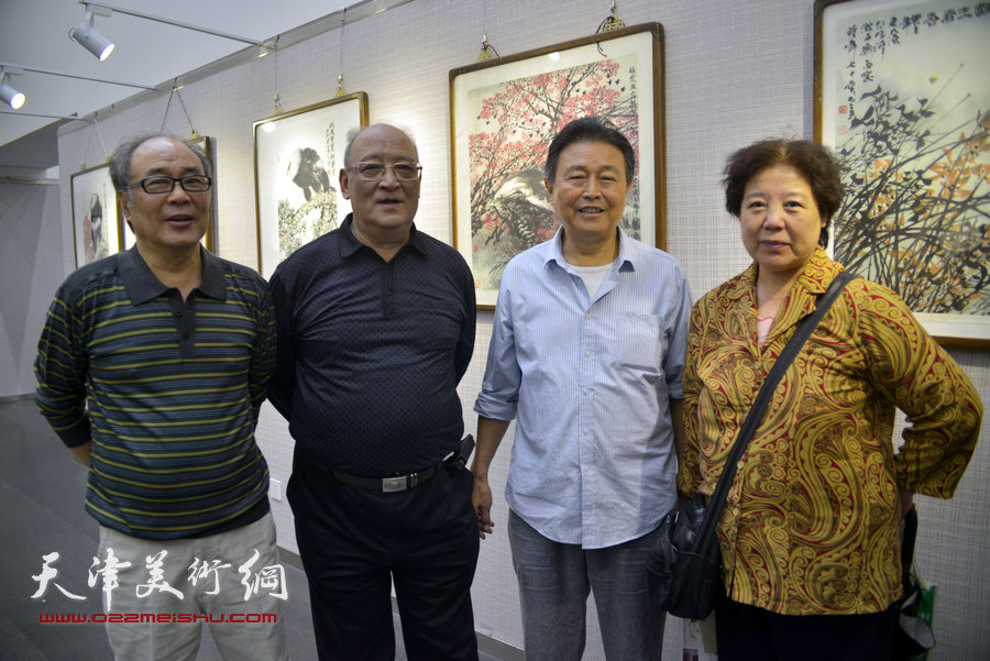 “贾、史、阮、郭”天津花鸟四家画展在天津图书馆举行，图为