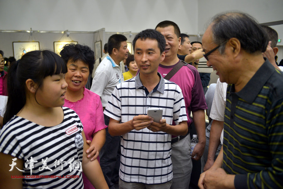 “贾、史、阮、郭”天津花鸟四家画展在天津图书馆举行，图为