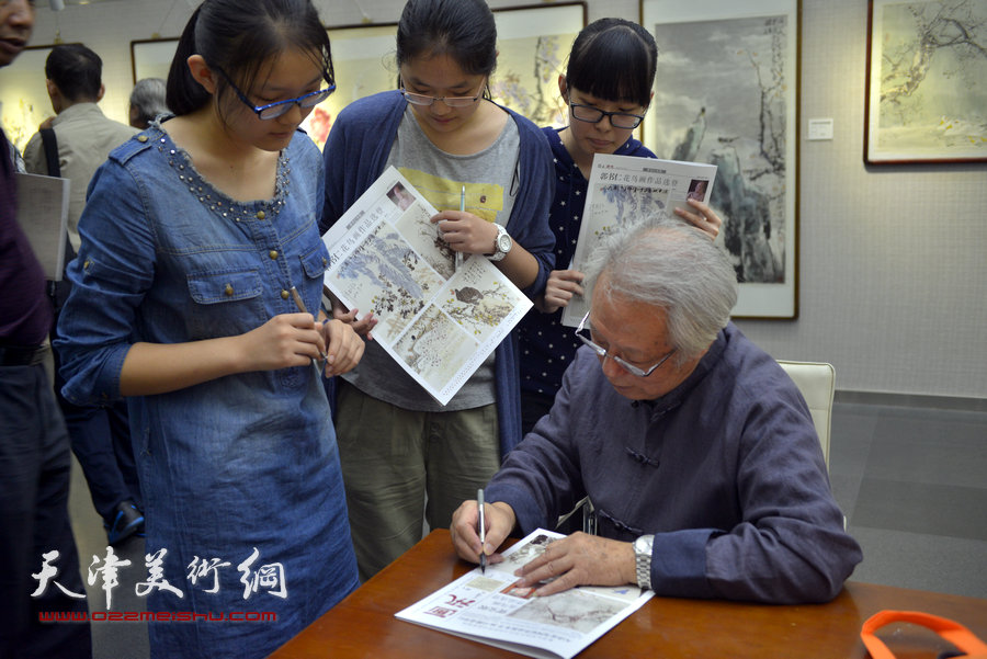 “贾、史、阮、郭”天津花鸟四家画展在天津图书馆举行，图为