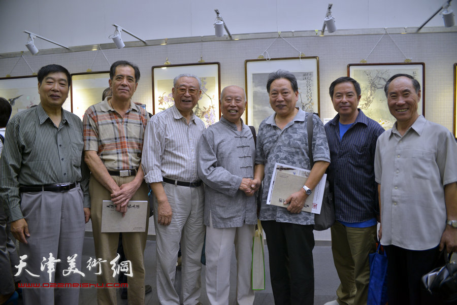 “贾、史、阮、郭”天津花鸟四家画展在天津图书馆举行，图为