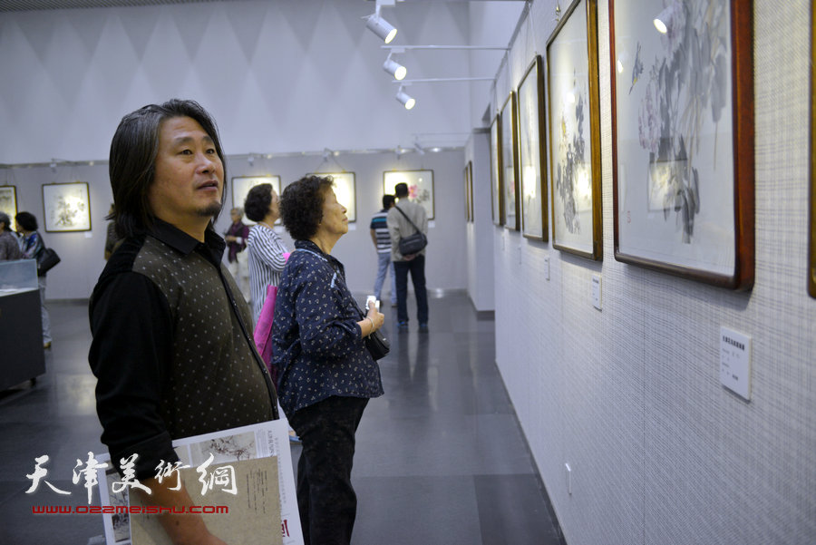 “贾、史、阮、郭”天津花鸟四家画展在天津图书馆举行，图为