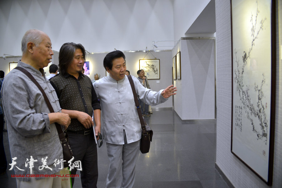 “贾、史、阮、郭”天津花鸟四家画展在天津图书馆举行，图为