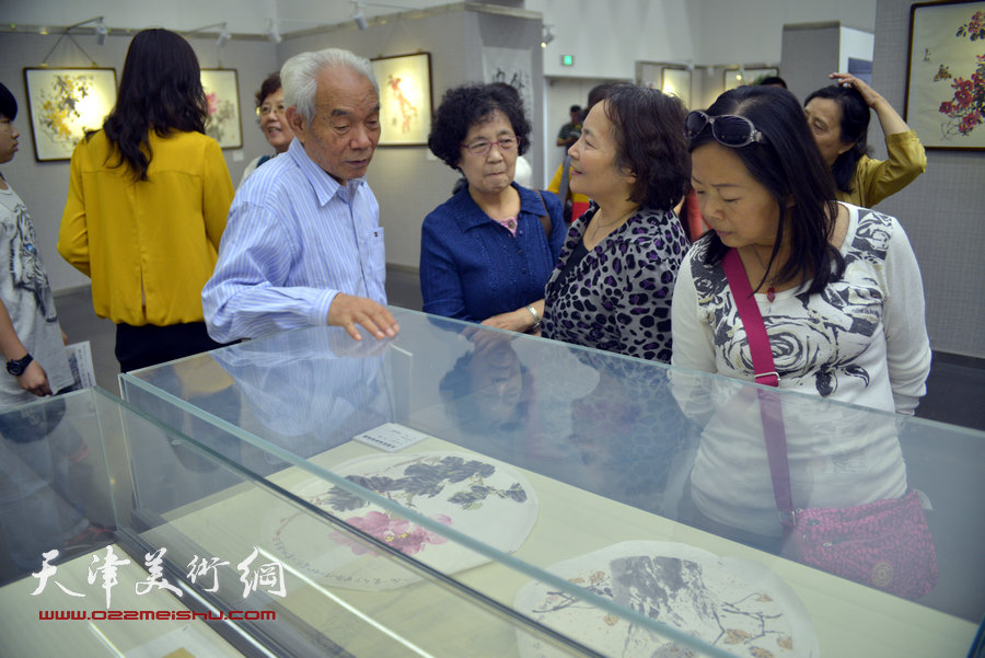 “贾、史、阮、郭”天津花鸟四家画展在天津图书馆举行，图为