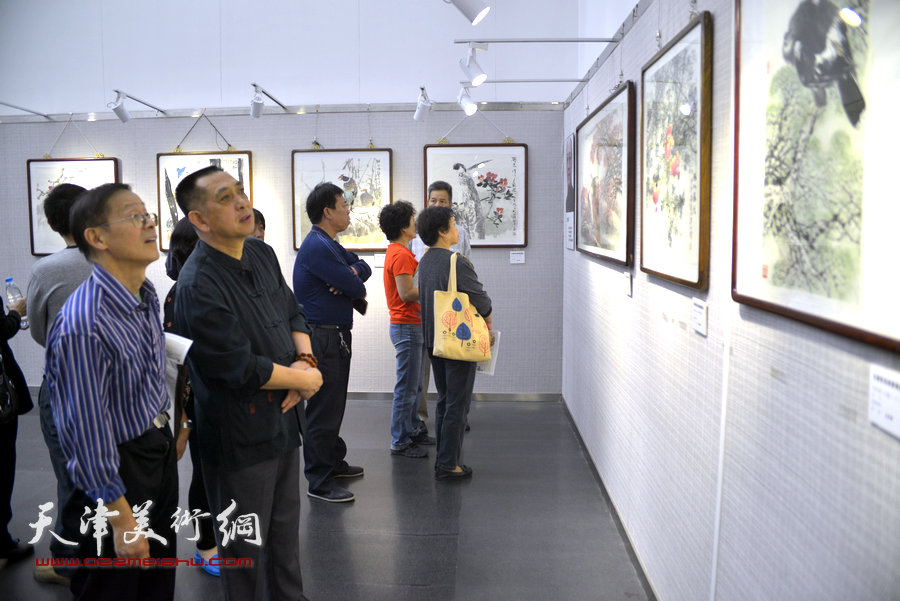 “贾、史、阮、郭”天津花鸟四家画展在天津图书馆举行，图为