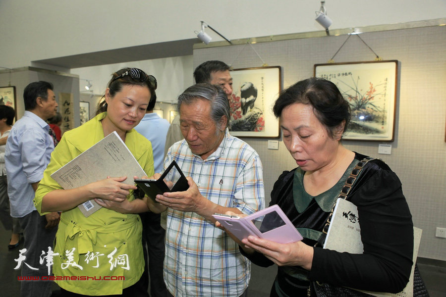 “贾、史、阮、郭”天津花鸟四家画展在天津图书馆举行，图为