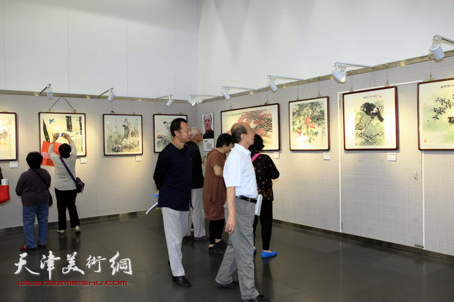 “贾、史、阮、郭”天津花鸟四家画展在天津图书馆举行，图为