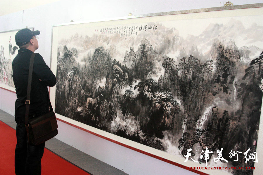 天津当代中国画名家合作巨制经典作品展亮相民博会