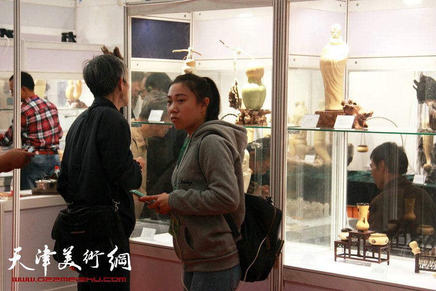 第四届中国国际民间艺博会暨第四届中华（天津）民间艺术精品博览会在天津梅江国际会展中心举行