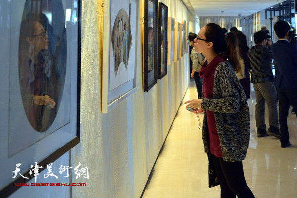 ART TOMSON当代抽象艺术展汤臣津湾一品盛大开幕，图为现场。