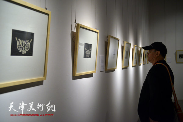 2014“西岸”剪纸艺术展现场。