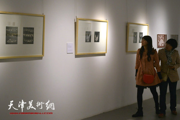 2014“西岸”剪纸艺术展现场。