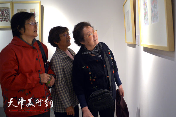 2014“西岸”剪纸艺术展现场。