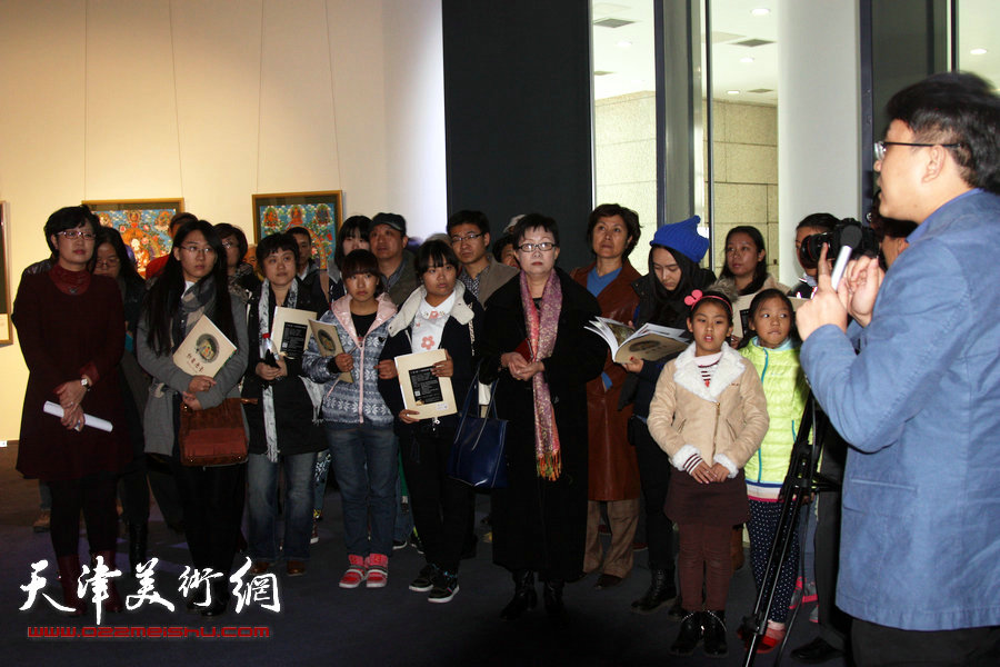 神·韵—唐卡珍品展在天津高新区智慧山艺术中心开展。