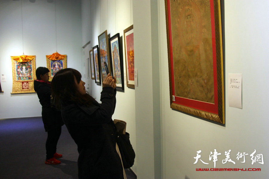 神·韵—唐卡珍品展在天津高新区智慧山艺术中心开展，图为展览现场。