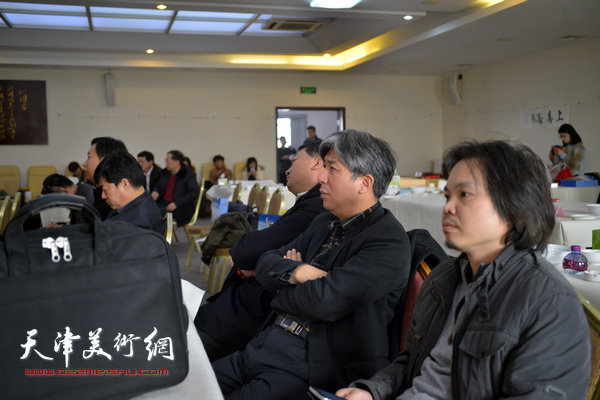 图为中国文物鉴定委员会秘书长、书法家段国强在现场。