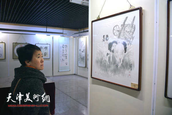 图为李祥平、孙富泉书法生肖画作品邀请展现场