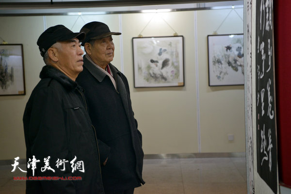 图为李祥平、孙富泉书法生肖画作品邀请展现场