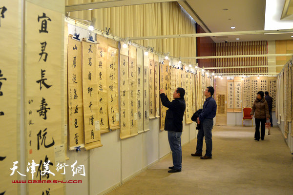 中诺国际2014秋季艺术品拍卖会预展12日—13日在天津迎宾馆举行，图为现场。