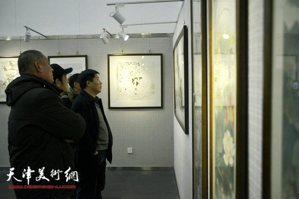 “三羊开泰”金涌焱花鸟画精品展在天津开幕。