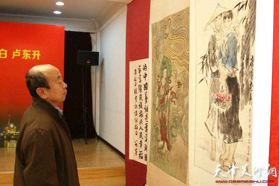 “丹青颂津城—侨界三友王冠峰、陈幼白、卢东升书画汇报展”在天津华侨书画院开展。