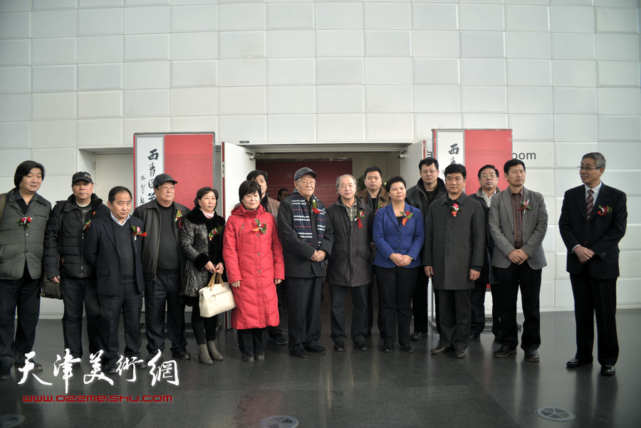 “西青区美术作品展”17日在天津图书馆开幕，图为展览开幕式现场。